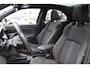 Toyota Yaris Cross 1.5 Hybrid Adventure Bi-Tone 2e Paasdag open van 10:00 - 15:00 | Rijklaar | Pano | Trekhaak | El. achterklep | PDC | Blind Spot | Head up |