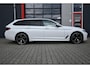 BMW 5-Serie Touring 530e High Executive M-Sport | Pano | Laser Led | Nappa Mokka Leder | H&K | Head-Up | Softclose | Memory | Ambilight | Carplay | Stoelverwarming voor & achter | Trekhaak | Stuurwielverwarming | Camera | SOH 92%