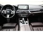 BMW 5-Serie Touring 530e High Executive M-Sport | Pano | Laser Led | Nappa Mokka Leder | H&K | Head-Up | Softclose | Memory | Ambilight | Carplay | Stoelverwarming voor & achter | Trekhaak | Stuurwielverwarming | Camera | SOH 92%