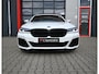 BMW 5-Serie Touring 530e High Executive M-Sport | Pano | Laser Led | Nappa Mokka Leder | H&K | Head-Up | Softclose | Memory | Ambilight | Carplay | Stoelverwarming voor & achter | Trekhaak | Stuurwielverwarming | Camera | SOH 92%