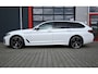 BMW 5-Serie Touring 530e High Executive M-Sport | Pano | Laser Led | Nappa Mokka Leder | H&K | Head-Up | Softclose | Memory | Ambilight | Carplay | Stoelverwarming voor & achter | Trekhaak | Stuurwielverwarming | Camera | SOH 92%