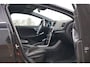 Volvo V40 1.5 T3 Momentum AUT | Onyx Black Metallic | Alcantara/Camera/Navi/Cruise/Full-LED
