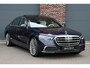 Mercedes-Benz S-klasse 450 e Lang 'Manufaktur' | Achterasbesturing | Chauffeurspakket | Distronic+ | Zonweringspakket | Massage | Stoelventilatie | HUD | 3D-Display | MBUX Tablet | Exclusief Leder | Vlakkenverwarming |