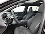 Mercedes-Benz E-klasse Estate 300 e Business Solution AMG | Winterpakket | Nightpakket | Comfortpakket Plus | Trekhaak | Panoramaschuifdak | Head-up display | Sierelement in openporig zwart essenhout met Mercedes - Benz patroon |