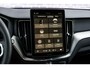 Volvo XC60 2.0 T6 Plug-in hybrid AWD Plus Black Edition | 360 camera | Gratis Trekhaak | Schuif- / Kanteldak | Head Up display | Getint glas | Adaptive Cruise Control |