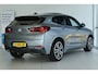 BMW X2 xDrive25e High Executive M-sport | Adapt. Cruise | Camera | Schuifdak | HUD| Stoelverwarming | Elektr. Klep | Keyless |