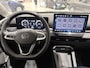 Volkswagen T-Roc 1.5 eTsi Life First Edition 116 PK Automaat | Keyless access | 18" Lichtmetalen velgen | LED koplampen | Apple Carplay | Camera | Android Auto | Climate control | Stoelverwarming | Adaptive cruise control | Stuurverwarming |