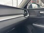 Volvo V60 2.0 B5 Inscription | Trekhaak | Achteruitrijcamera | LED Koplampen Adaptief | Harman Kardon Audio | Verwarmde Voorruit | BLIS | Alarm | Lederen Bekleding | Elektrisch Verstelbare Voorstoelen