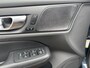 Volvo V60 2.0 B5 Inscription | Trekhaak | Achteruitrijcamera | LED Koplampen Adaptief | Harman Kardon Audio | Verwarmde Voorruit | BLIS | Alarm | Lederen Bekleding | Elektrisch Verstelbare Voorstoelen