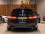 BMW 5-Serie M550i xDrive High Executive, Pano, ACC, 360 Cam, Hud, 21" Velgen, Voll Led, H&K, Ambiënte, Digi Dash, Voll Onderhoud