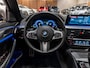 BMW 5-Serie M550i xDrive High Executive, Pano, ACC, 360 Cam, Hud, 21" Velgen, Voll Led, H&K, Ambiënte, Digi Dash, Voll Onderhoud
