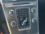 Volvo XC60 2.0 T5 FWD Momentum | Trekhaak | BLIS | Cruise Control Adaptief | Bi-Xenon | Zitverhogers | Achteruitrijcamera | Parkeersensoren | Navigatie