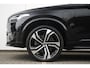 Volvo XC90 T8 Recharge AWD R-Design | 1e Eigenaar | Adaptive Cruise & Pilot Assist | Park Assist Voor & Achter incl. Camera | Nappa Leder incl. Massage | Stoel & Stuurverwarming | Voorruitverwarming | Parkeerverwarming | Panoramisch Schuif-/kanteldak | Power & Memory Seats | 22" Velgen |