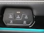 Volkswagen ID.7 Tourer Pro Limited Edition | Achterbank in ongelijke delen neerklapbaar incl. middenarmsteun en doorlaadmogelijkheid | Afstandscontrolesysteem (Front Assist), met voetgangers- en fietsersherkenning | Airconditioning automatisch, 2-zone (Climatronic)