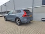 Volvo XC60 2.0 T6 Plug-in Hybrid AWD Plus Dark | PHEV | Long Range | Achteruitrijcamera | Harman Kardon Audio | Lichtmetalen Velgen 20 inch | Panoramadak | Sportstoelen | Stoelverwarming | Keyless Entry | Navigatie