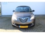 Lancia Ypsilon 0.9 TwinAir Platinum | Incl. 12 maanden Garantie | Panorama dak | Parkeersensoren V+A | Cruise controle | Climate controle | Lederen bekleding | Automatisch inparkeren | Origineel NL Auto | NAP |