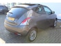 Lancia Ypsilon 0.9 TwinAir Platinum | Incl. 12 maanden Garantie | Panorama dak | Parkeersensoren V+A | Cruise controle | Climate controle | Lederen bekleding | Automatisch inparkeren | Origineel NL Auto | NAP |
