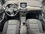 Mercedes-Benz B-klasse 180 Business Solution | Trekhaak | Navigatie | Achteruitrijcamera | Stoelverwarming |