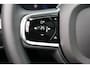 Volvo XC60 Recharge T6 AWD Plus Dark - LONG RANGE - Panorama/schuifdak - IntelliSafe Assist - Harman/Kardon audio - Adaptieve LED koplampen - Parkeercamera achter - Verwarmde voorstoelen, stuur & achterbank - Parkeersensoren voor & achter - Elektr. bedienb. voorstoelen met geheugen - Draadloze tel. lader - Standkachel - Extra getint glas - 21' LMV