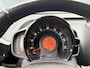 Toyota Aygo 1.0 VVT-i x-play Bi-tone Carplay Camera Lichtmetaal 5 Deurs