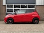 Toyota Aygo 1.0 VVT-i x-play Bi-tone Carplay Camera Lichtmetaal 5 Deurs