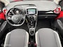 Toyota Aygo 1.0 VVT-i x-play Bi-tone Carplay Camera Lichtmetaal 5 Deurs