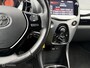 Toyota Aygo 1.0 VVT-i x-play Bi-tone Carplay Camera Lichtmetaal 5 Deurs