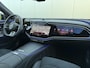 Mercedes-Benz E-klasse 300 e Sport Edition AMG Night Hyperscreen Alpinegrijs Panodak In Car Camera Sfeer Plug In