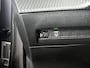 Peugeot 2008 1.2 Hybrid Allure 145pk Automaat | 8 JAAR GARANTIE | Camera Voor + Achter | Navigatie | Adaptieve Cruise Control | Dodehoekdetectie | LED | 17"LMV | Apple Carplay/Android Auto |