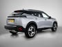 Peugeot 2008 1.2 Hybrid Allure 145pk Automaat | 8 JAAR GARANTIE | Camera Voor + Achter | Navigatie | Adaptieve Cruise Control | Dodehoekdetectie | LED | 17"LMV | Apple Carplay/Android Auto |
