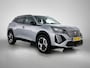 Peugeot 2008 1.2 Hybrid Allure 145pk Automaat | 8 JAAR GARANTIE | Camera Voor + Achter | Navigatie | Adaptieve Cruise Control | Dodehoekdetectie | LED | 17"LMV | Apple Carplay/Android Auto |