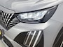 Peugeot 2008 1.2 Hybrid Allure 145pk Automaat | 8 JAAR GARANTIE | Camera Voor + Achter | Navigatie | Adaptieve Cruise Control | Dodehoekdetectie | LED | 17"LMV | Apple Carplay/Android Auto |