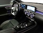 Mercedes-Benz A-klasse 180 Business Solution AMG Sport (PANORAMADAK,APPLE CARPLAY,SFEERVERLICHTING,NAVI,CAMERA,LED,SPORTSTOELEN)