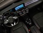 Mercedes-Benz A-klasse 180 Business Solution AMG Sport (PANORAMADAK,APPLE CARPLAY,SFEERVERLICHTING,NAVI,CAMERA,LED,SPORTSTOELEN)