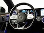 Mercedes-Benz A-klasse 180 Business Solution AMG Sport (PANORAMADAK,APPLE CARPLAY,SFEERVERLICHTING,NAVI,CAMERA,LED,SPORTSTOELEN)