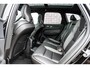 Volvo XC60 2.0 T6 Plug-in Hybrid AWD Ultra Black Edition | Facelift | Trekhaak | Harman Kardon Audio | Head-up Display | 360 Graden Camera | Panoramadak | Lichtmetalen Velgen 21 inch | Elektrisch Verstelbare Voorstoelen | Keyless Entry | BLIS