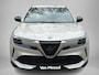 Alfa Romeo Junior Elettrica 54 kWh | Apple Carplay/Android Auto | Climate Control | Parkeersensoren | Cruise Control | Lichtmetalen Velgen 18" |