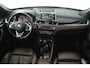 BMW X1 SDrive20i Centennial High Executive (PANORAMADAK, TREKHAAK, STOELVERWARMING, HEAD-UP DISPLAY, DEALER ONDERHOUDEN)