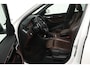 BMW X1 SDrive20i Centennial High Executive (PANORAMADAK, TREKHAAK, STOELVERWARMING, HEAD-UP DISPLAY, DEALER ONDERHOUDEN)