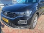 Volkswagen T-Roc 1.5 TSI Style Business | 150 Pk | Automaat | Trekhaak | Navi | Clima | Pdc | A-Camera | LED | 32.210Km !! |