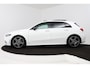 Mercedes-Benz A-klasse 180 Business Solution AMG (PANORAMADAK, STOELVERWARMING, CAMERA, ELEKTR STOELEN, NAVIGATIE, CRUISE CONTROL)