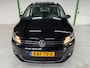 Volkswagen Touran COMFORTLINE / 7-Persoons / Panorama dak / Auto fileparkeren / Stoelverwarming