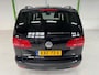 Volkswagen Touran COMFORTLINE / 7-Persoons / Panorama dak / Auto fileparkeren / Stoelverwarming