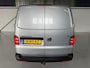 Volkswagen Transporter 2.0 TDI / Euro 6 / NAP / APK t/m 03-2027 /PDC / Trekhaak / Apple Carplay / Airco / Historie aanwezig.