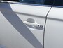 Mitsubishi Outlander 2.4 PHEV Intense+ 4WD 225 pk AUT. | dealer onderhouden | navigatie | trekhaak | leder/alcantara | camera