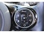 Kia e-Soul ExecutiveLine 64 kWh LEDER, SCHUIFDAK, 2 LAADKABELS, STOEL- STUUR VERWARMING