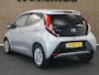 Toyota Aygo 1.0 VVT-i x-play - APPLE CARPLAY/ANDROID AUTO - CAMERA - ELEKTRISCHE RAMEN VOORZIJDE - AIRCO - MULTIFUNCTIONEEL STUURWIEL - CENTRALE VERGRENDELING