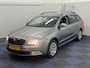 Skoda Superb Combi 1.8 TSI Comfort / NIEUWE DISTRIBUTIEKETTING / AUTOMAAT / NAVI-MULTIEMEDIA / DEALER ONDERHOUDEN