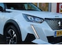 Peugeot 2008 1.2 100PK ALLURE PACK | ACHTERUITRIJ CAMERA | NAVIGATIE | APPLE CARPLAY/ANDROID AUTO | CRUISE CONTROL | DAB+ RADIO | KEYLESS START | CLIMATE CONTROL | ZWART DAK | 3-D COCKPIT | LED KOPLAMPEN | LICHTMETALEN VELGEN 17" |