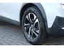 Peugeot 2008 1.2 100PK ALLURE PACK | ACHTERUITRIJ CAMERA | NAVIGATIE | APPLE CARPLAY/ANDROID AUTO | CRUISE CONTROL | DAB+ RADIO | KEYLESS START | CLIMATE CONTROL | ZWART DAK | 3-D COCKPIT | LED KOPLAMPEN | LICHTMETALEN VELGEN 17" |